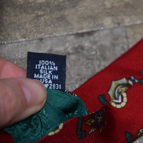 Tommy Hilfiger 100% Italian Silk Tie - Picture 4 of 4
